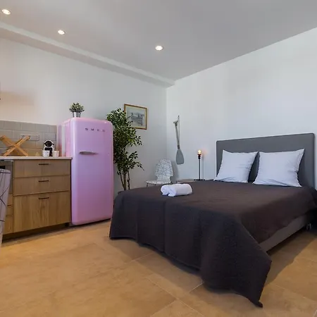 Apartment Palais Saint Pierre *
